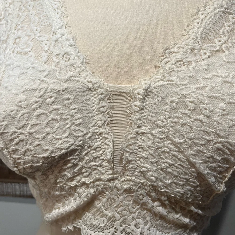 Aerie Lacey padded‎ bra - Picture 3 of 9